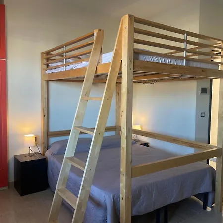 Montreal Flat Διαμέρισμα Ρέτζιο ντι Καλάμπρια